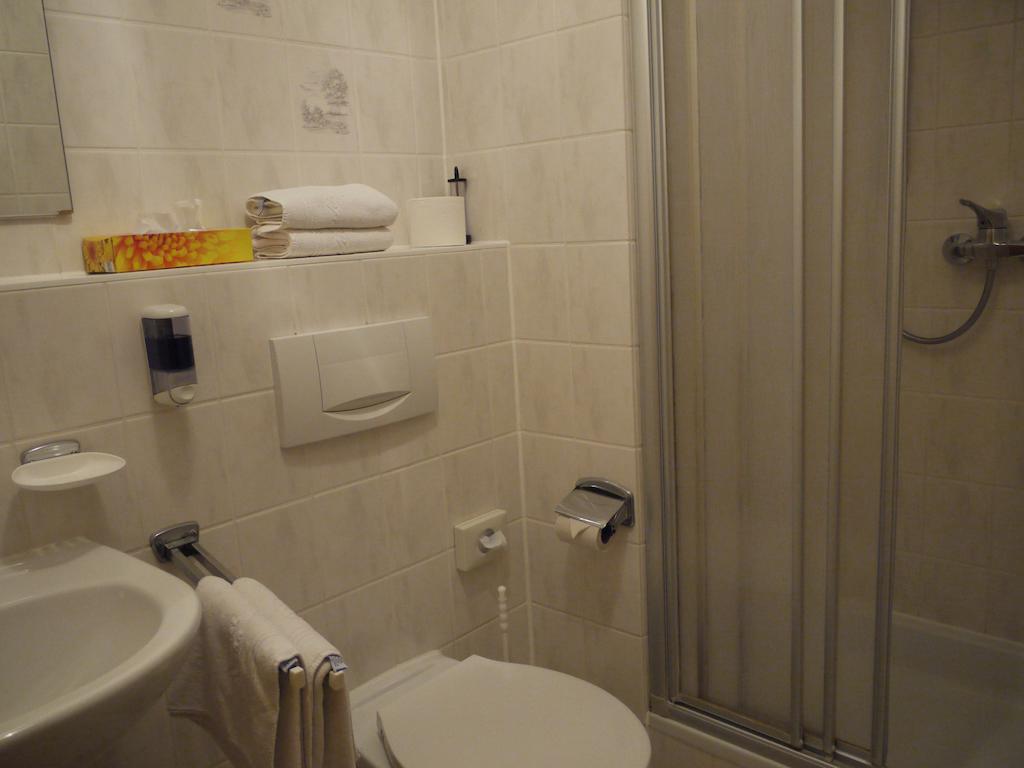 Hotel Ebner 巴特柯尼希斯霍芬 客房 照片